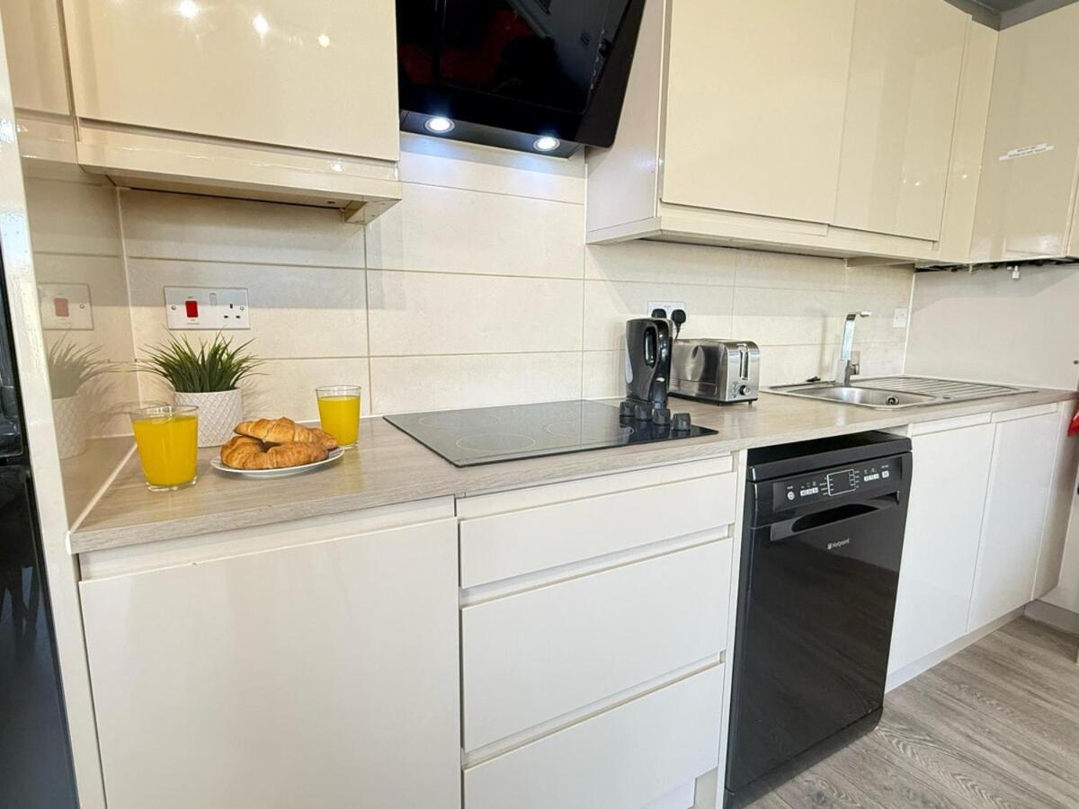 Horizon House, Stunning 2-Bedroom Flat 1, Parking, Netflix, Oxford Eksteriør bilde