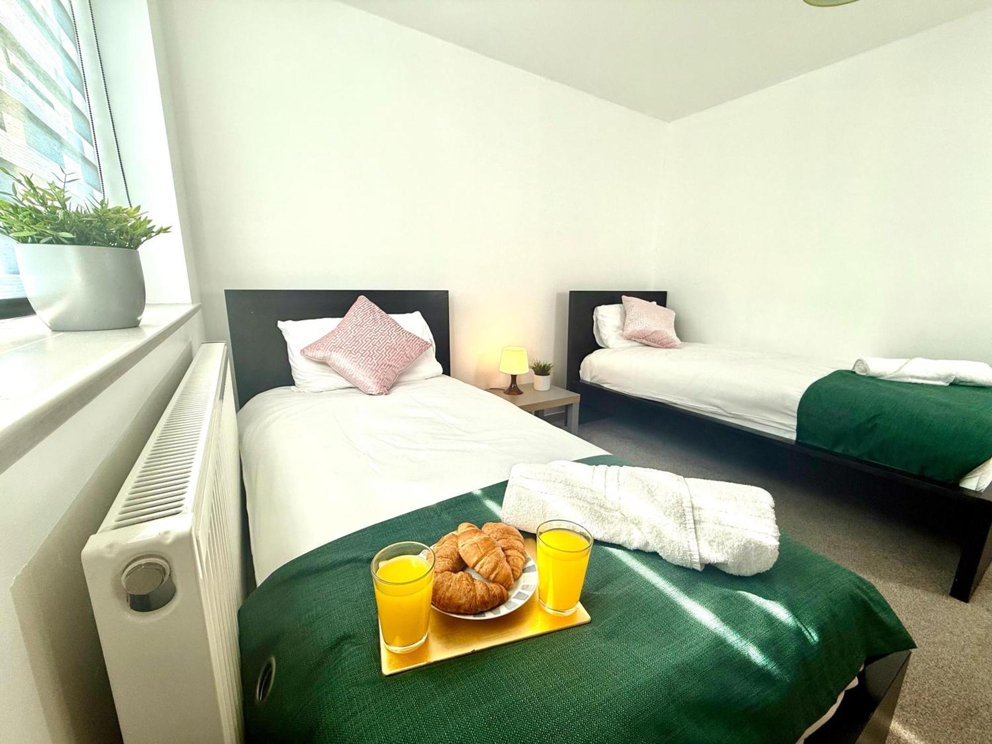 Horizon House, Stunning 2-Bedroom Flat 1, Parking, Netflix, Oxford Eksteriør bilde